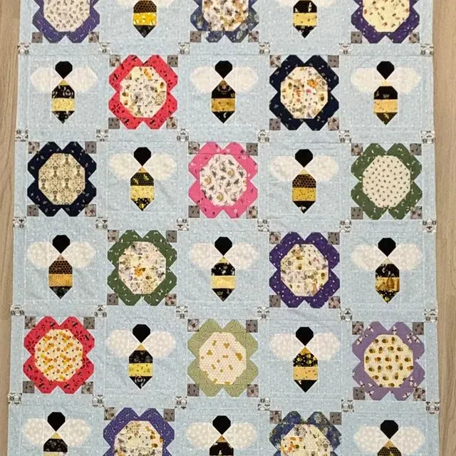 Q.Bee Quilt (1)