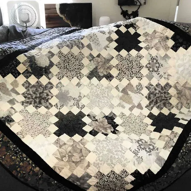 Christmas Quilt and Tablerunner
