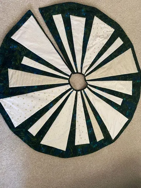 Mod Tree Skirt