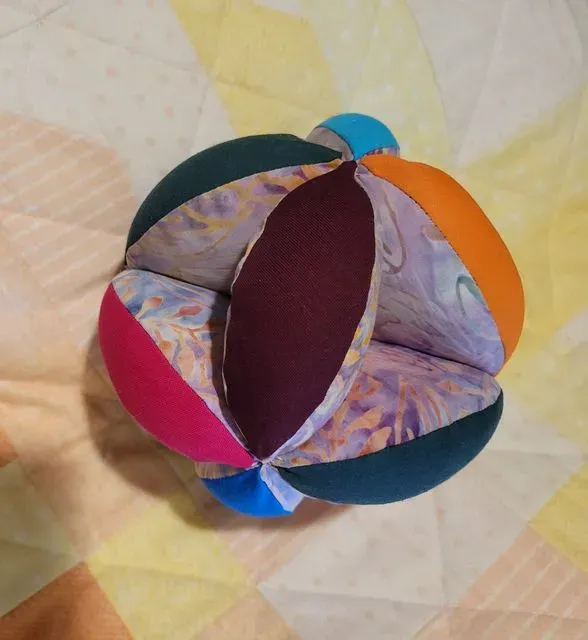 Amish Puzzle Ball