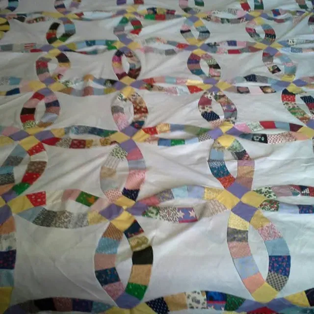 Double Wedding Ring Quilt