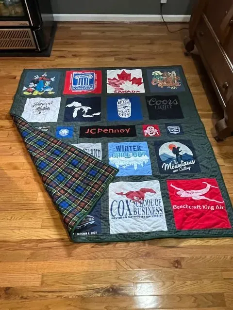 Jeff’s Tee Shirt Quilt 