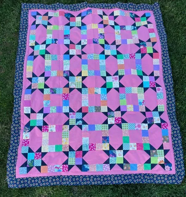 Mystery Quilt. Scrap Buster