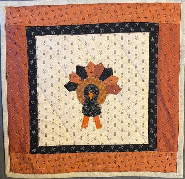 Thanksgiving Wall Hanging (scrap buster)