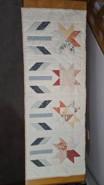 Sawtooth Flowers Table Runner