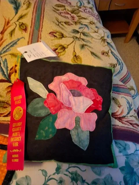 Pillow Aplique Black Flower