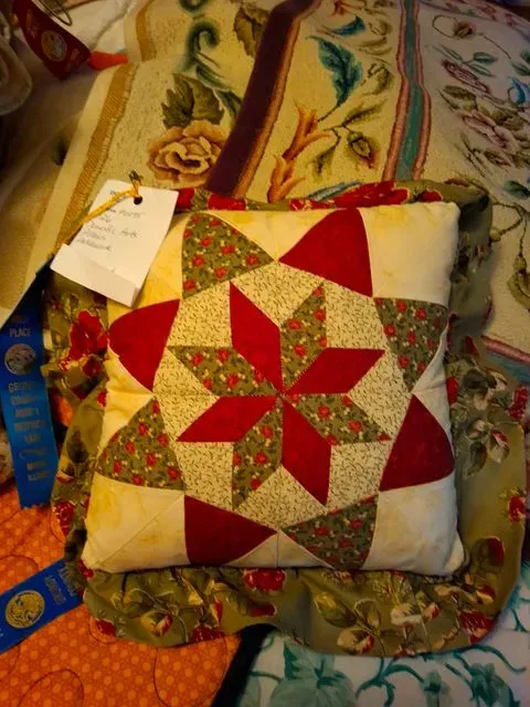 Pillow Red Green Star Paper Pieced