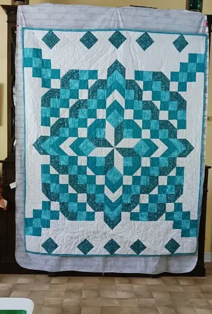 F 7 Aqua Quilt