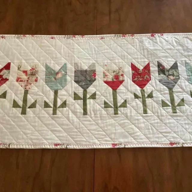 Tulip Tablerunner