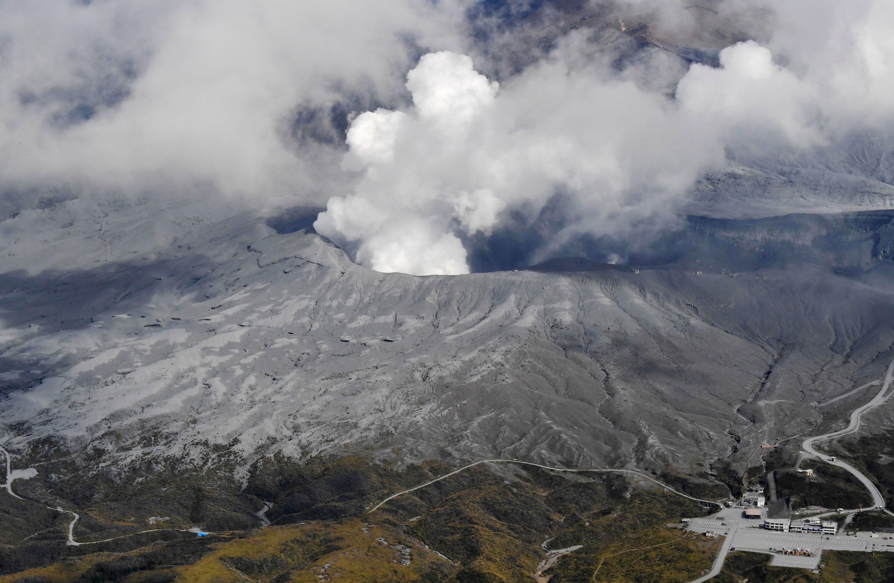 🚨 VOLCANO ALERT: MOUNT ASO