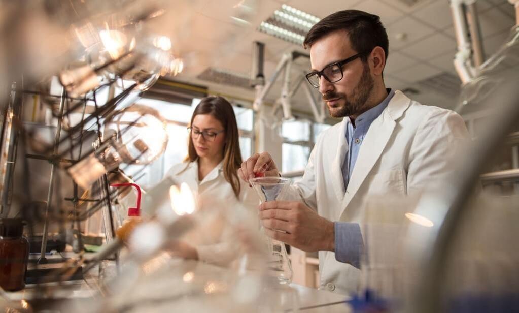 Modern cosmetic formulators are shifting focus from marketing claims to proven clinical efficacy. Source: Google Images / beautybusinessjournal.com.