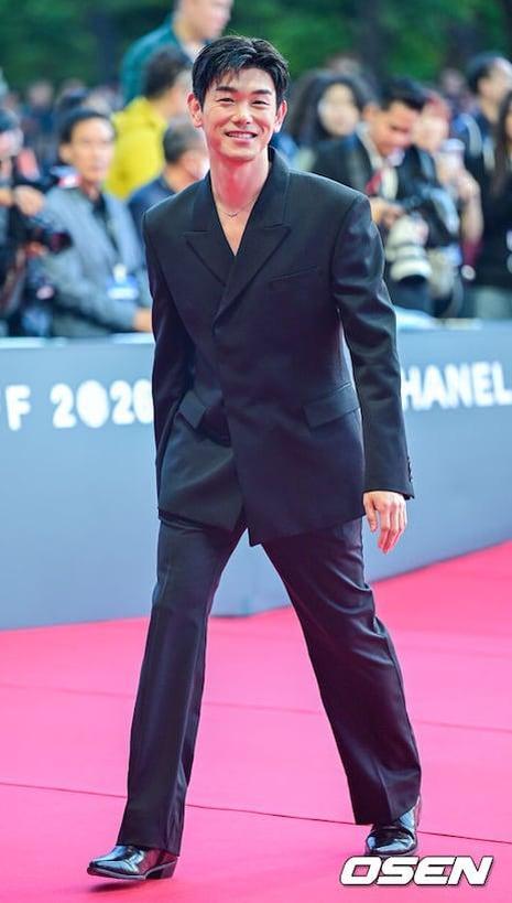Korean-American entertainer Eric Nam signs a global representation deal with UTA. Source: Google Images / biz.chosun.com.