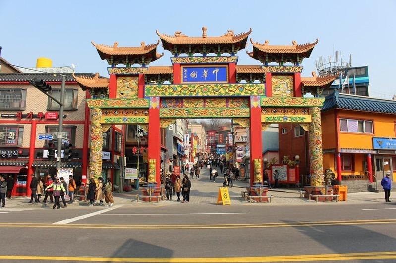 Incheon Chinatown is a bustling culinary destination famed for street food and authentic local noodles. Source: Google Images / thesoulofseoul.net.