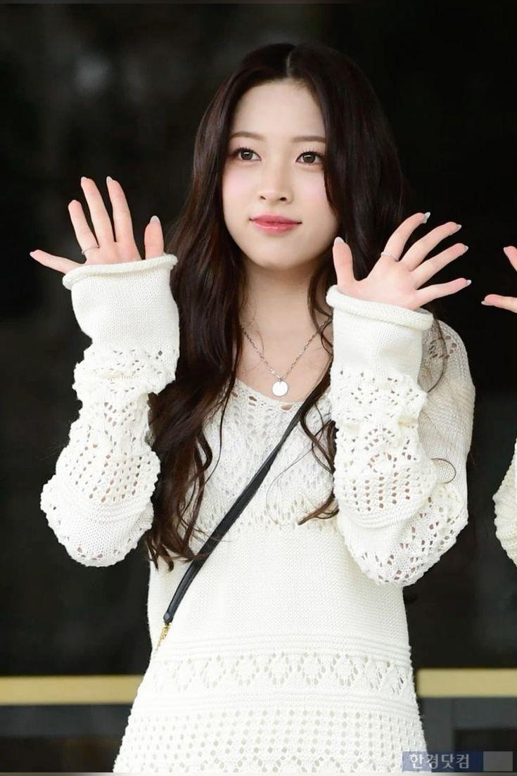May's bright charisma and versatile performance capabilities play a crucial role in grounding the group's live stages.