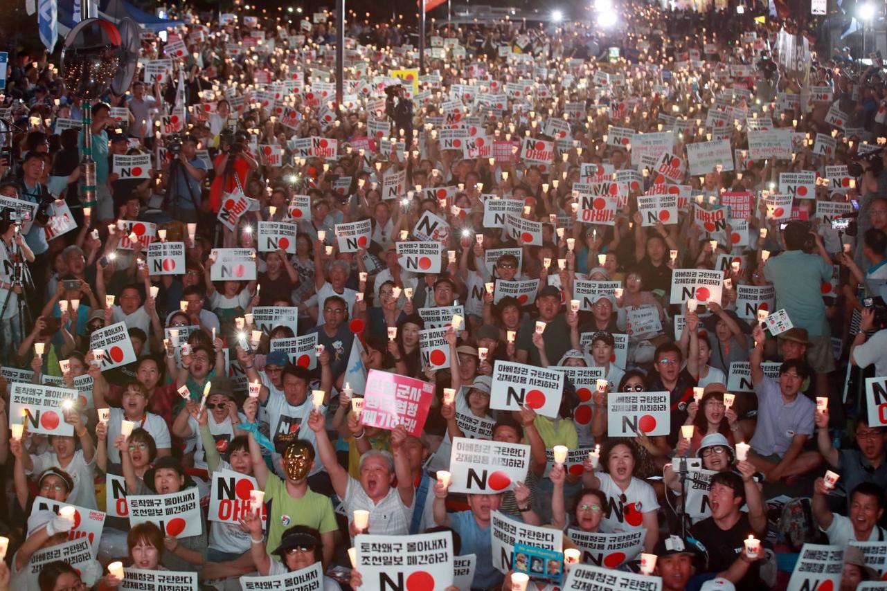 The historic candlelight protests of 2016 catalyzed Lee's rise as a national political figure.