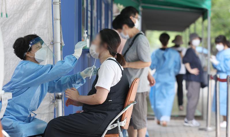 Lee's aggressive and swift measures during the COVID-19 pandemic garnered significant public attention.