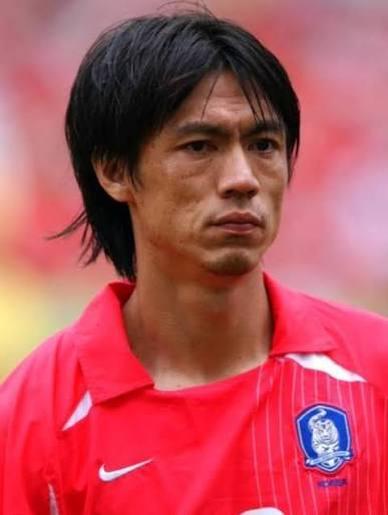 Hong's professional career began with a dominant stint at Pohang Steelers.