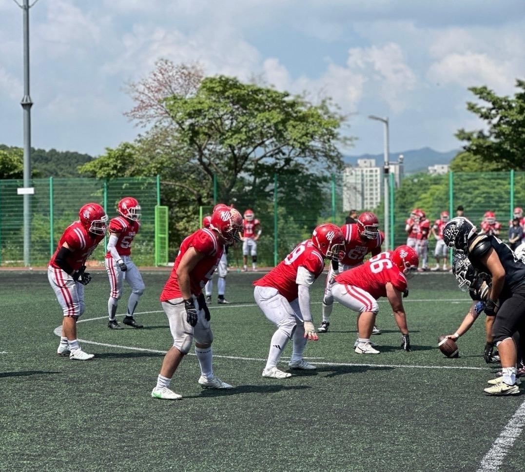Lee's early development at Korea University laid the foundation for his robust defensive style.