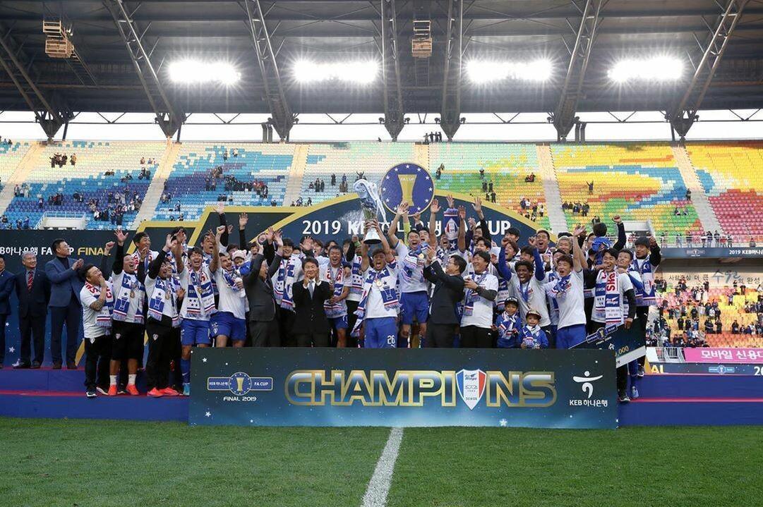 Guiding Suwon to the 2019 FA Cup title remains the crowning achievement of Lee's domestic coaching career.