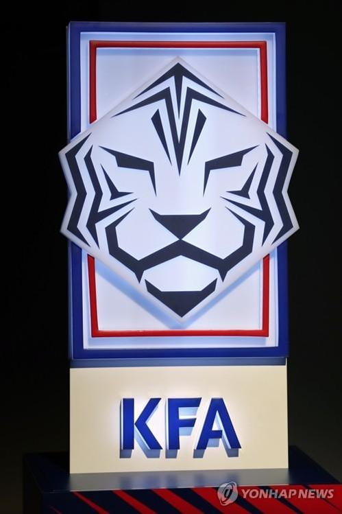 Lee transitioned into administrative governance, taking on key technical roles within the Korea Football Association.