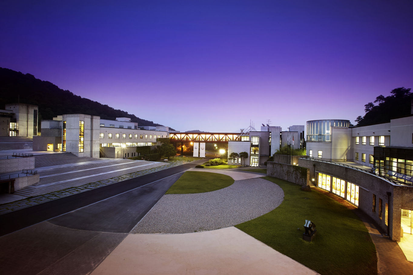 Her academic journey at the Seoul Institute of the Arts laid the foundation for her acting career.