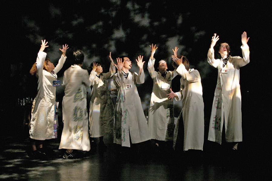 Stage performances remain a cornerstone of Iimura's career, showcasing his physical acting prowess and emotional range.