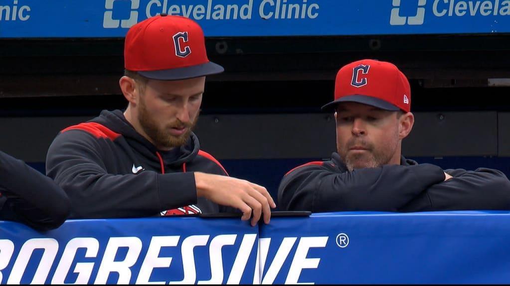 Ko's veteran presence and leadership in the dugout have been highly praised by coaches.