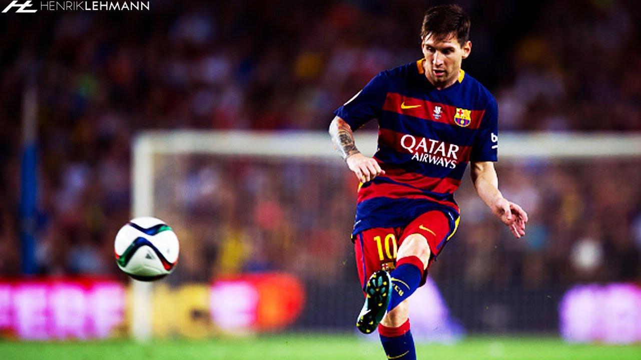 Lionel Messi demonstrating his playmaker vision on the pitch.
