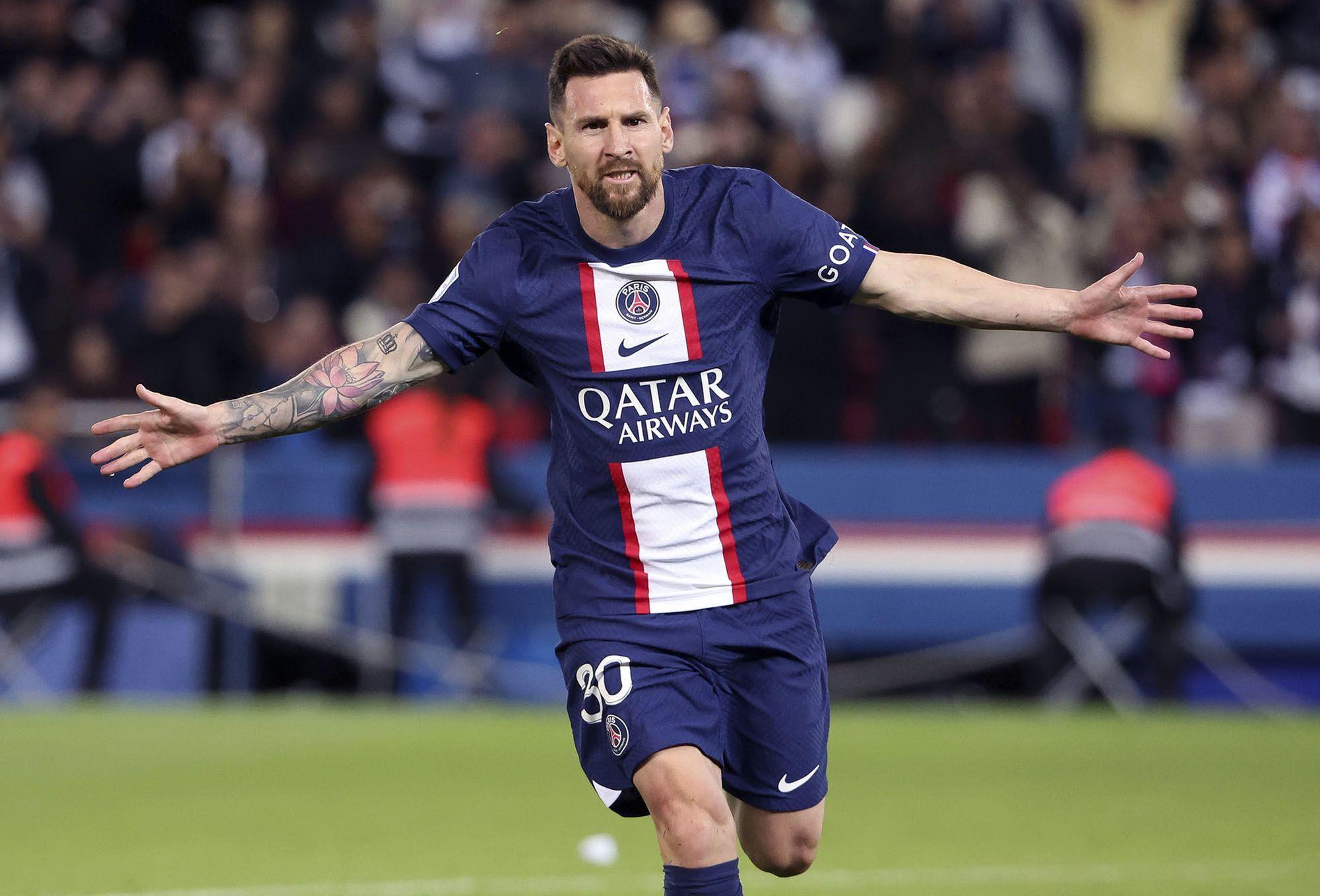 Lionel Messi competing during his tenure with Paris Saint-Germain.