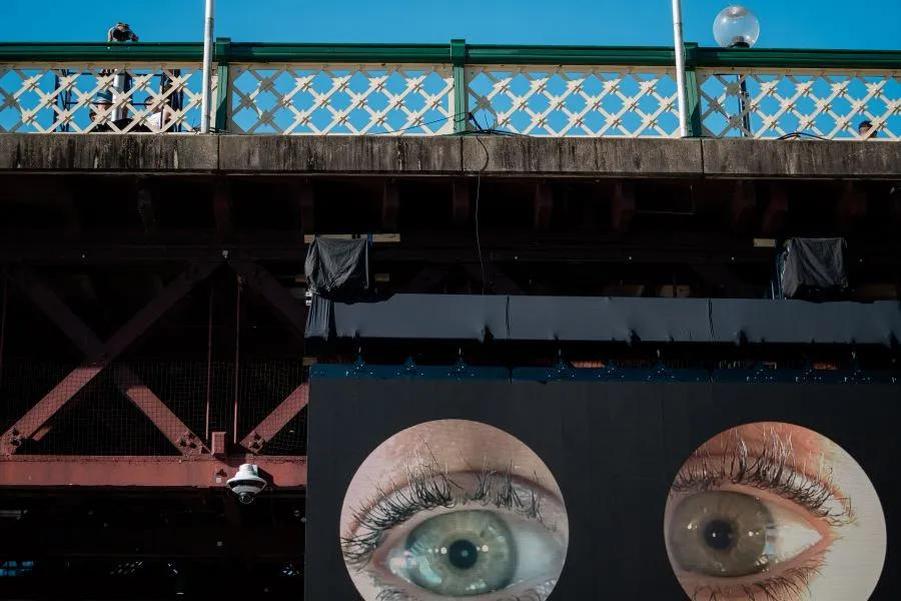 His 'Observer/Observed' series investigated the psychological and linguistic structures of seeing and being seen.