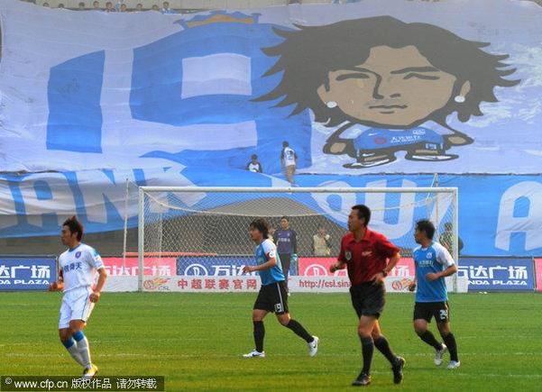Ahn Jung-hwan concluded his professional playing career with a distinguished and highly respected run at Dalian Shide.