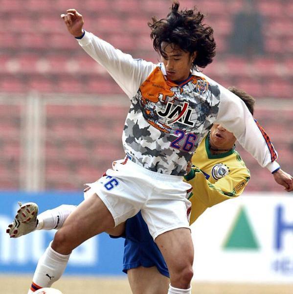 Ahn's elegant style, clinical finishing, and technical artistry distinguished him from traditional forwards.