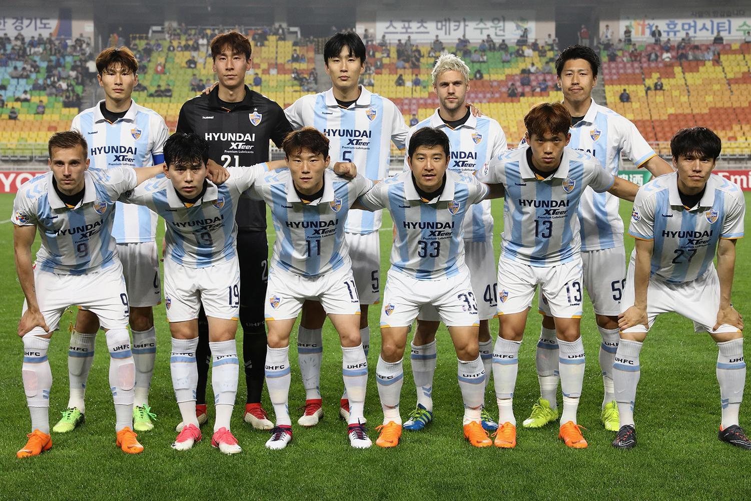 Lee enjoyed immediate domestic success after joining Ulsan Hyundai in 2002.
