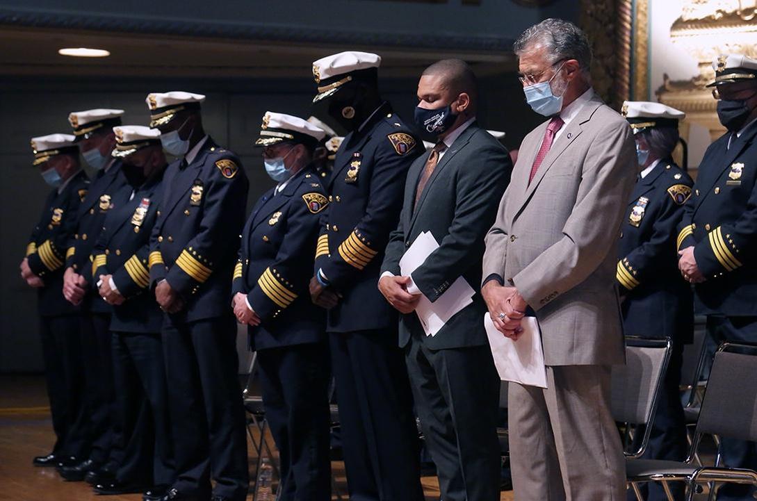 Lee's brave act of stopping a fleeing criminal earned him national praise as a public hero.