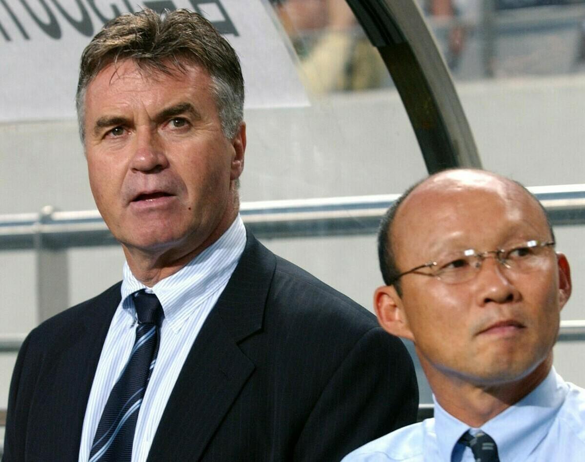 Park Hang-seo working alongside manager Guus Hiddink during South Korea's historic 2002 World Cup campaign.