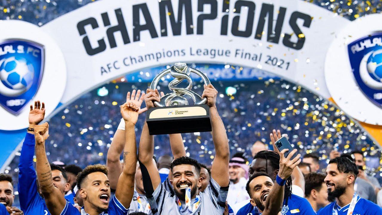 Guiding Ulsan Hyundai to an undefeated AFC Champions League title in 2020 cemented Kim's status as an elite manager.