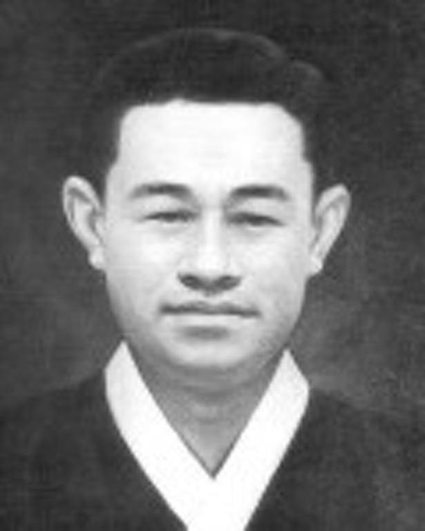 The celebrated poet Kim Sowol, an alumnus of Pai Chai whose works continue to define modern Korean lyric poetry.