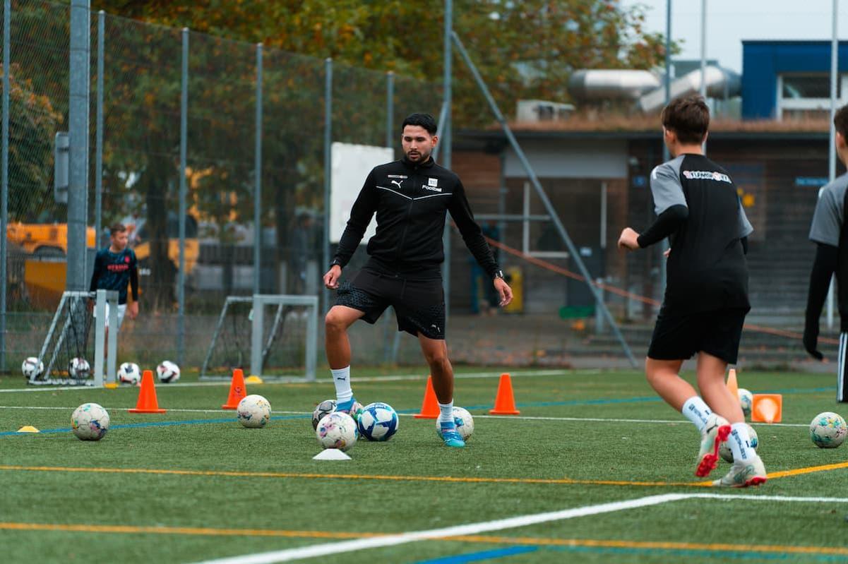 Internal competition at Manchester United forced Wan-Bissaka to expand his overall tactical skill set.