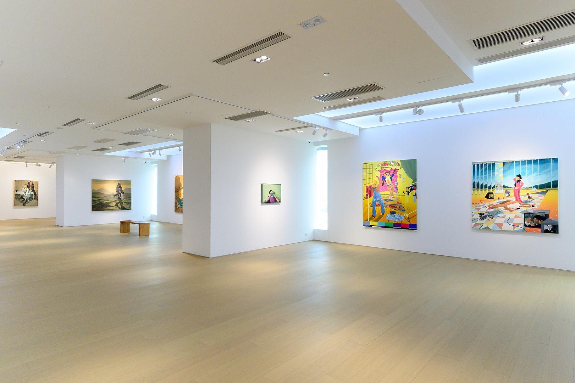 By addressing universal human emotions, Yook's photography has successfully crossed cultural boundaries to receive global acclaim.