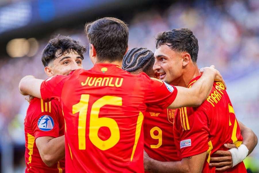 Success at the youth international level laid a solid foundation for Oyarzabal's senior career with La Roja.