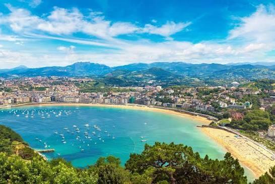 Oyarzabal's deep-rooted connection to the city of San Sebastián has fueled his career-long loyalty to Real Sociedad.