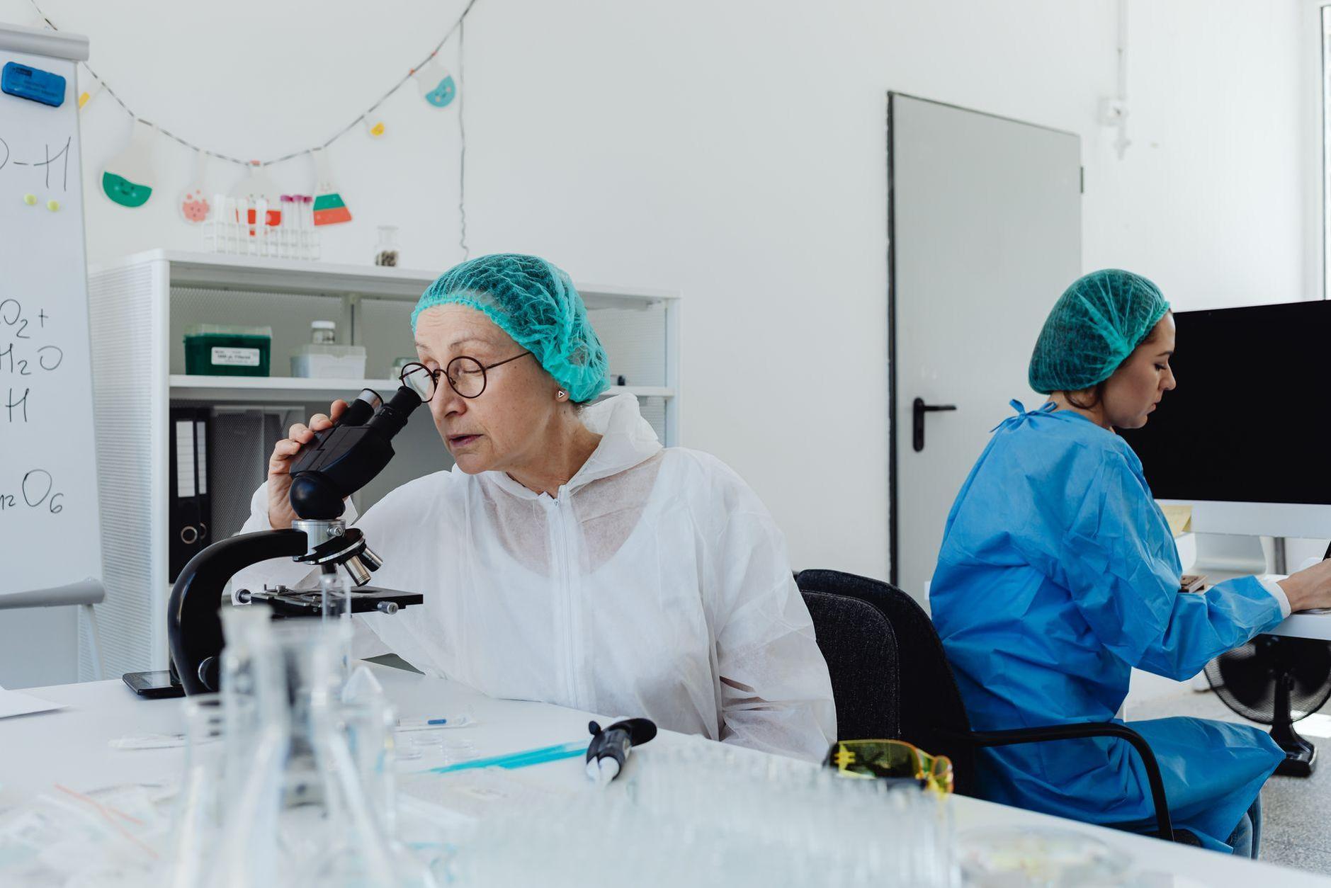General visual reference for Future Directions in Myiasis Research and Control. Source: Pexels / Photo by www.kaboompics.com / Pexels License / https://www.pexels.com/photo/woman-in-coveralls-and-hair-net-using-a-microscope-8539431/