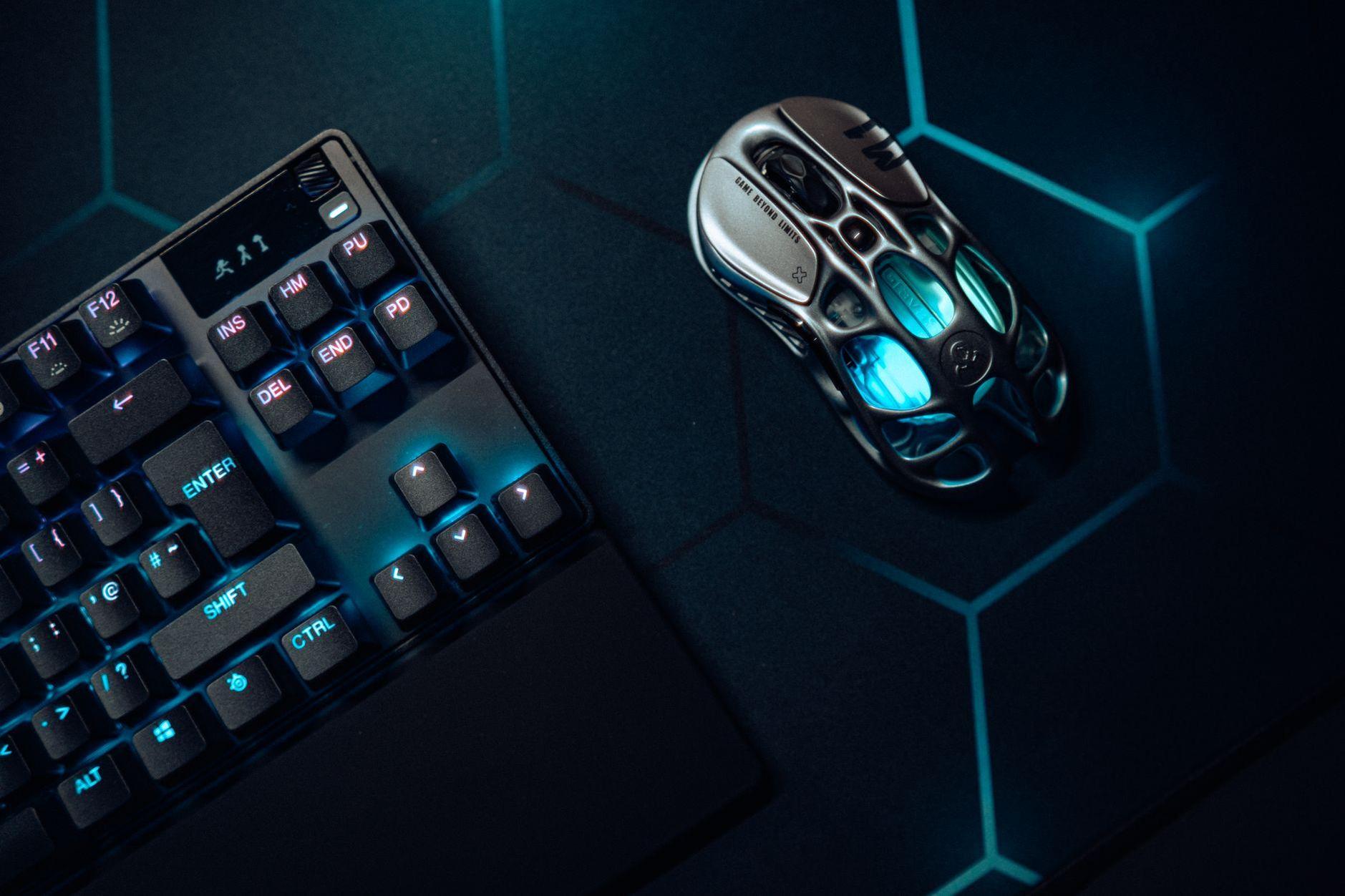 General visual reference for Breakthrough Through League of Legends. Source: Pexels / Photo by Atahan Demir / Pexels License / https://www.pexels.com/photo/high-tech-gaming-mouse-and-keyboard-setup-28842073/