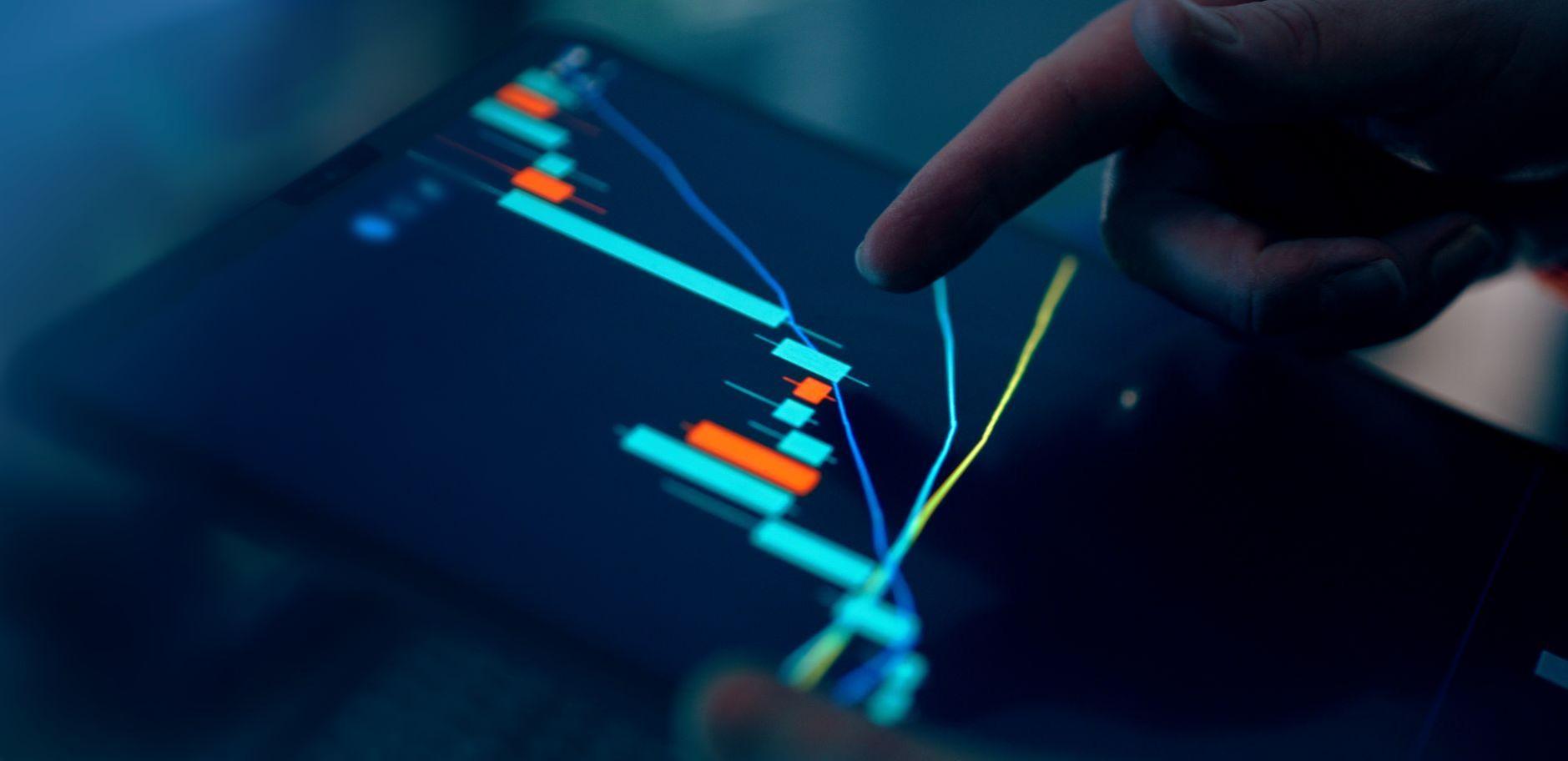 General visual reference for Adapting to the Shifting Live Streaming Landscape. Source: Pexels / Photo by Jakub Zerdzicki / Pexels License / https://www.pexels.com/photo/digital-chart-analysis-on-a-tablet-screen-35638979/