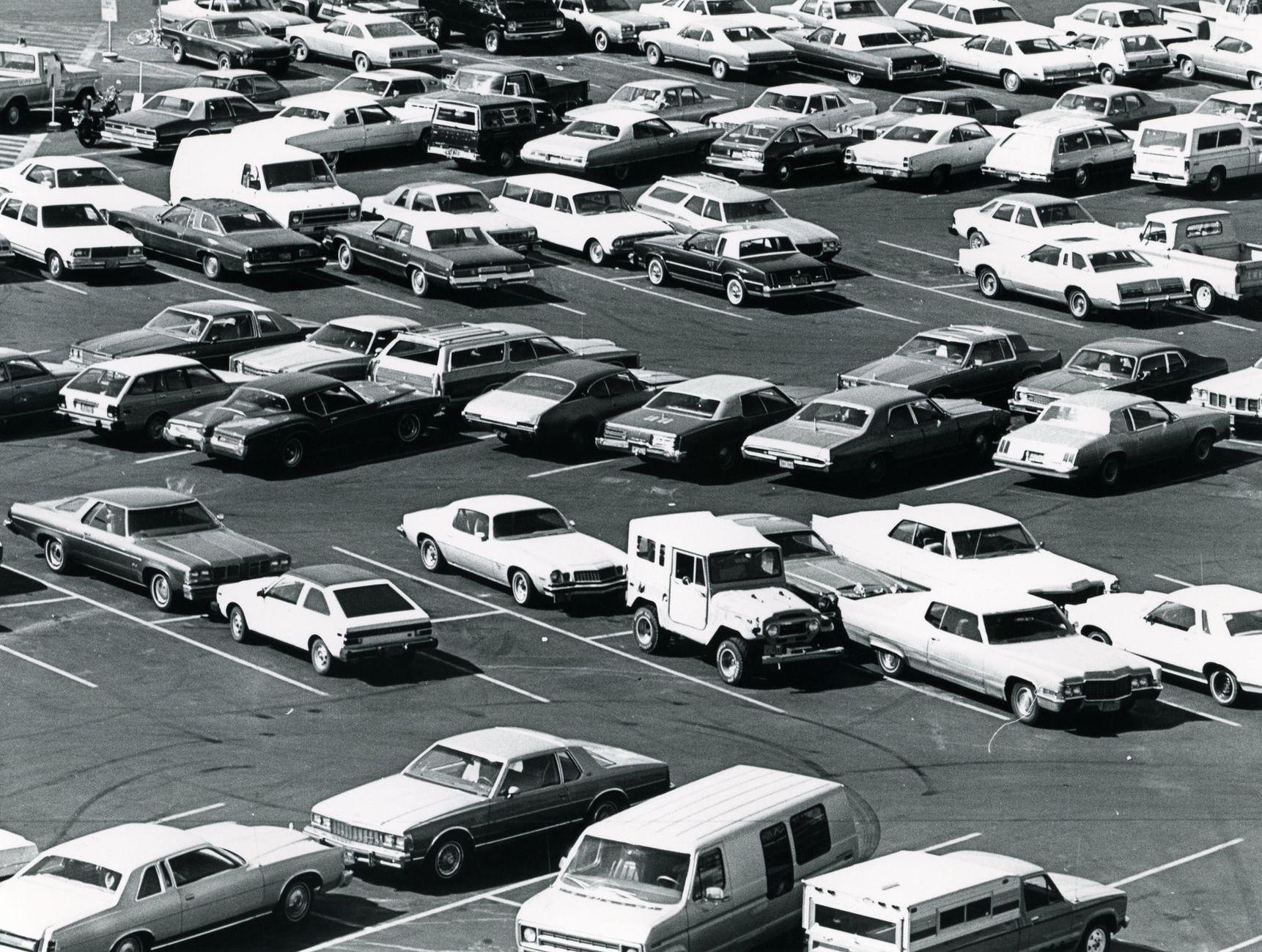 General visual reference for Early Life and Greek-Australian Roots. Source: Pexels / Photo by Malcolm Hill / Pexels License / https://www.pexels.com/photo/motor-vehicles-in-the-parking-lot-11734225/