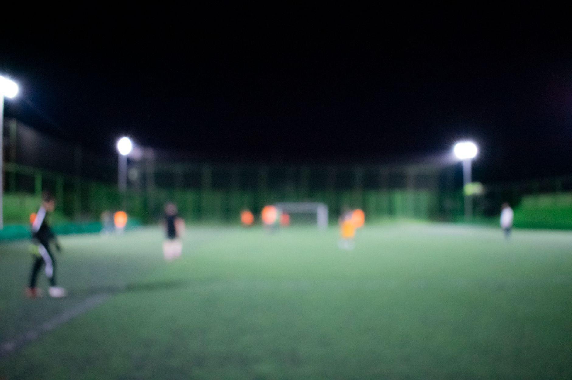 General visual reference for Qualifying for Russia and the Sudden Resignation. Source: Pexels / Photo by Abdulvahap Demir / Pexels License / https://www.pexels.com/photo/men-on-football-pitch-at-night-16826138/