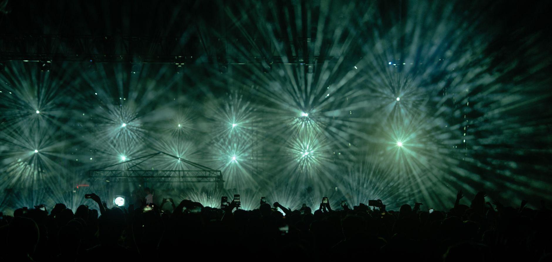 General visual reference for The Historic Super Bowl LIV Halftime Show. Source: Pexels / Photo by Sami Abdullah / Pexels License / https://www.pexels.com/photo/light-performance-at-night-13137873/