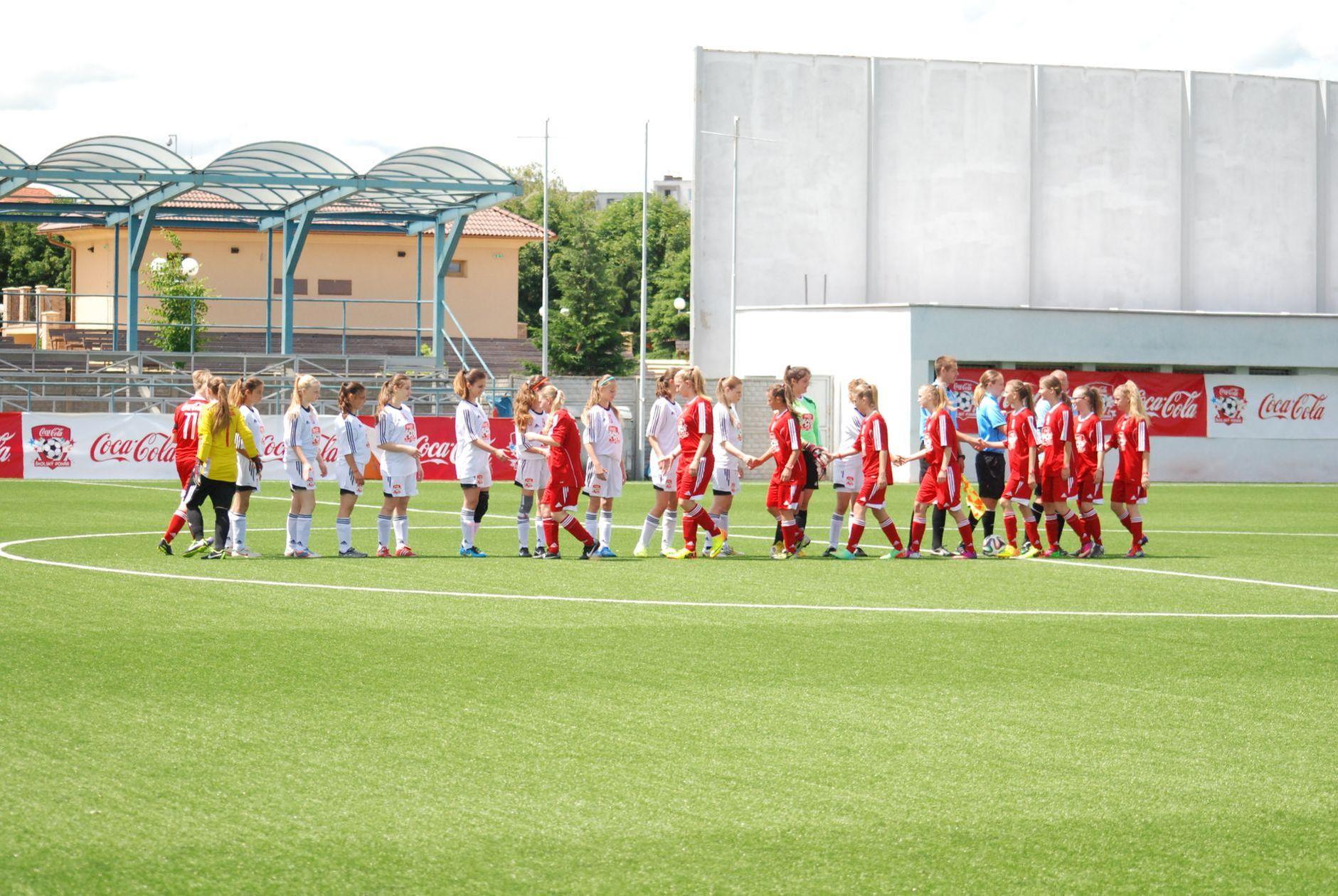 General visual reference for Mental Resilience and Sportsmanship. Source: Pexels / Photo by Martin Boháč / Pexels License / https://www.pexels.com/photo/football-players-shaking-hands-10475564/