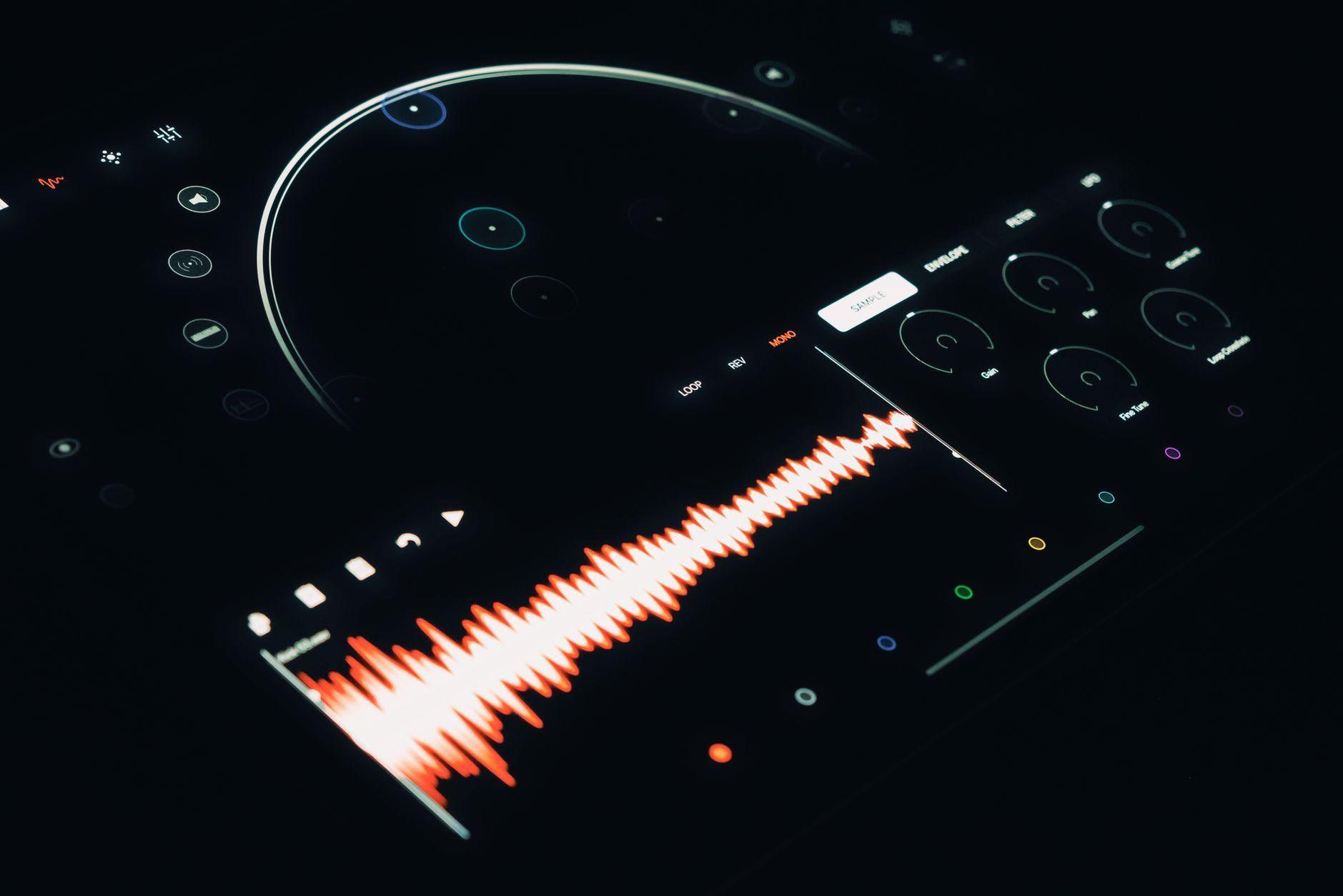 General visual reference for Vocal Technique and Range Analysis. Source: Pexels / Photo by Egor Komarov / Pexels License / https://www.pexels.com/photo/touchscreen-of-sound-mixer-27141312/