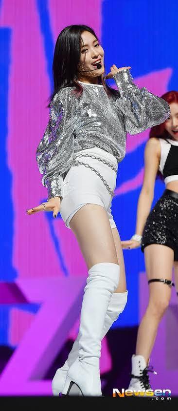 General visual reference for Dance Style and Technical Prowess. Source: Google Images / m.newsen.com / Google usage-rights filter; verify source license / https://m.newsen.com/news_view.php?uid=201902122135079410